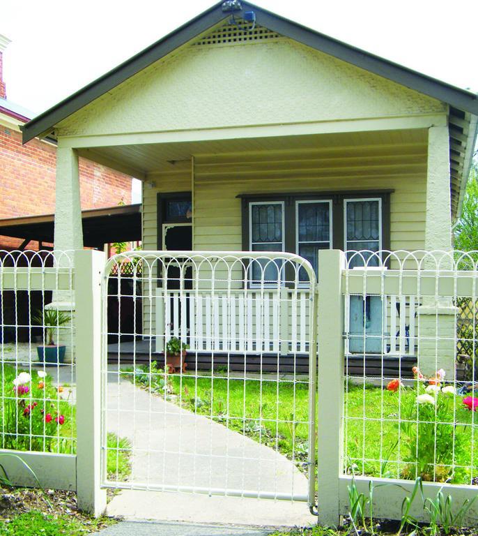 Kookaburra Cottage Castlemaine Exterior photo